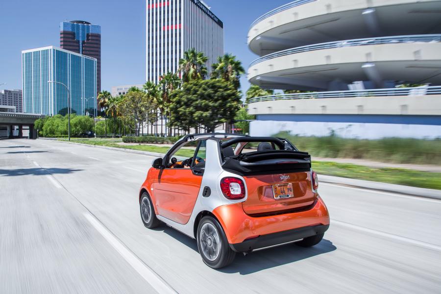  Smart ForTwo Passion Cabrio 2016 года  (NA) (фото 3 из 21)